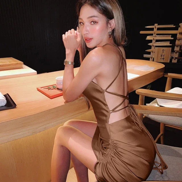 As photo ( Brown )