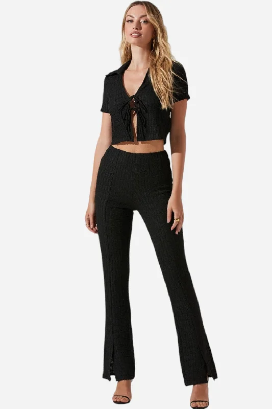 ASTR The Label Zoey Seamed Split Hem Pants in Black Chic Black Leggings