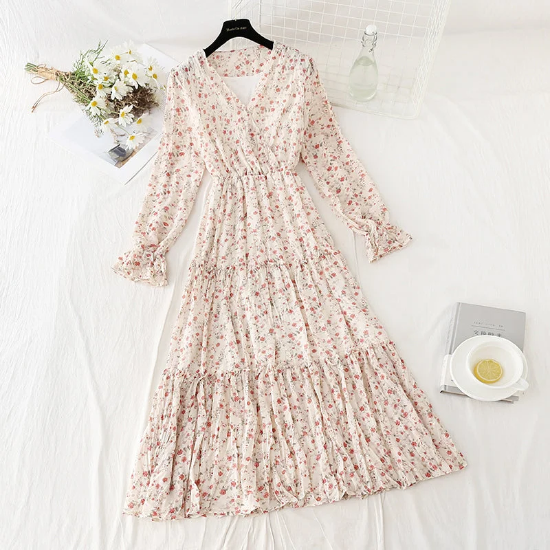 New style skirt retro minority V-neck Pleated Chiffon Skirt 2417 pleated skirt texture New style skirt retro minority V-neck Pleated Chiffon Skirt 2417 pleated skirt texture