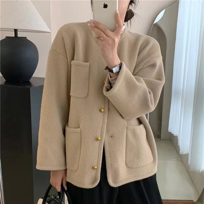 2024 Spring woman crew neck long sleeve elegant cardigan high quality sweater coat Welt Pockets Slit Pockets Flap Pockets 2024 Spring woman crew neck long sleeve elegant cardigan high quality sweater coat Welt Pockets Slit Pockets Flap Pockets